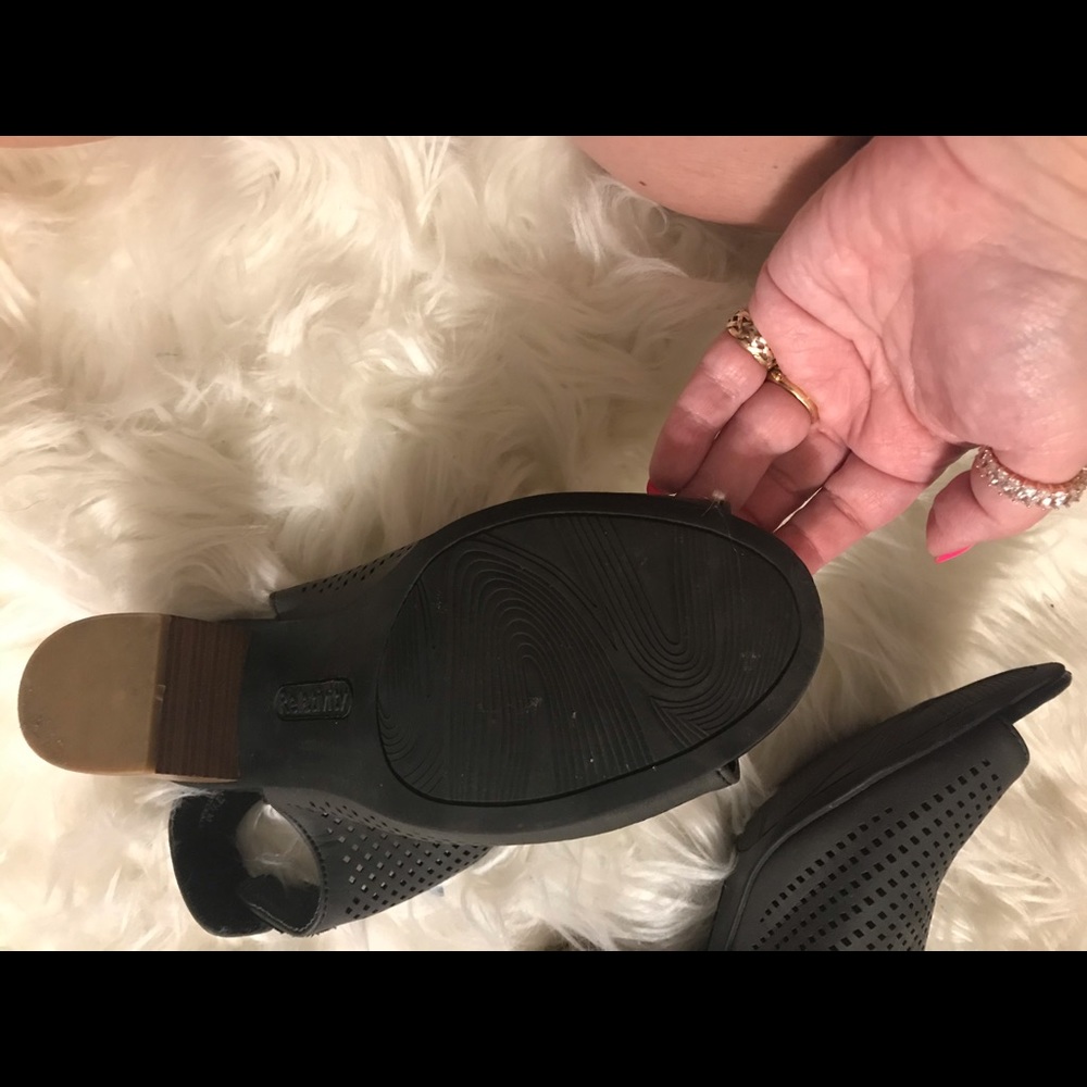 Boots - Picture 3 of 6